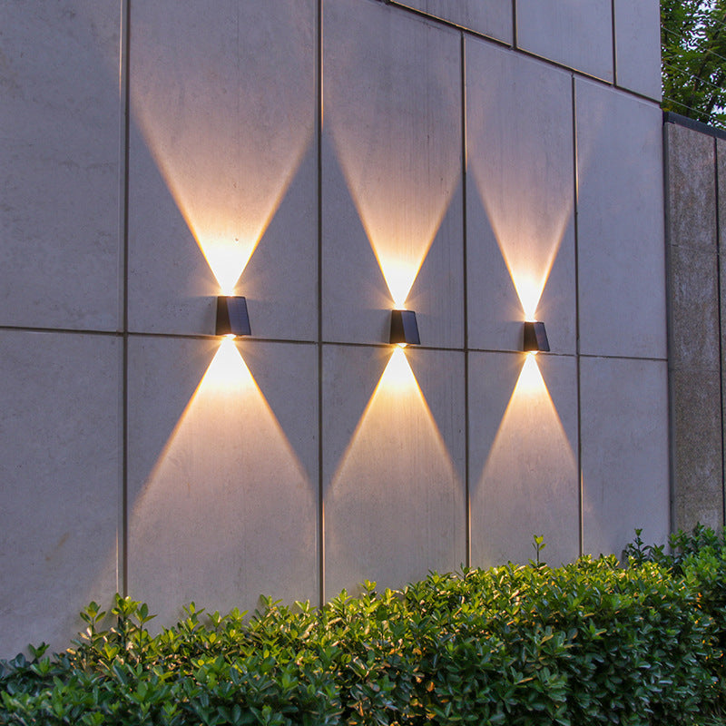 Premium Solar Outdoor Wall Lamp Courtyard Decoration Atmosphere Wall Lamp